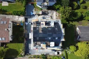 Drohnenshot-03-Steildach-Alte-Landstrasse-Rueschlikon