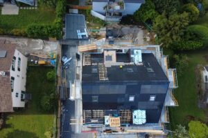Drohnenshot-05-Steildach-Alte-Landstrasse-Rueschlikon
